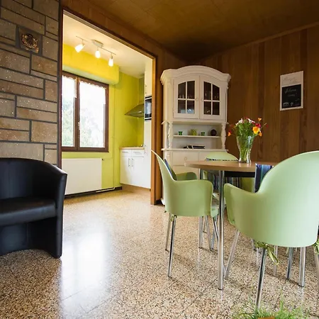 Holiday Home Froidchapelle Near Lake, Cleaning Included Holiday home Froidchapelle