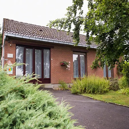 Holiday home Holiday Home Froidchapelle Near Lake, Cleaning Included